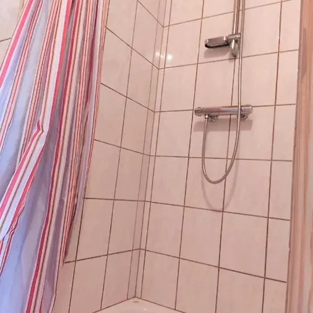Kaszuby, Dom Nad Jeziorem Hotell 3*